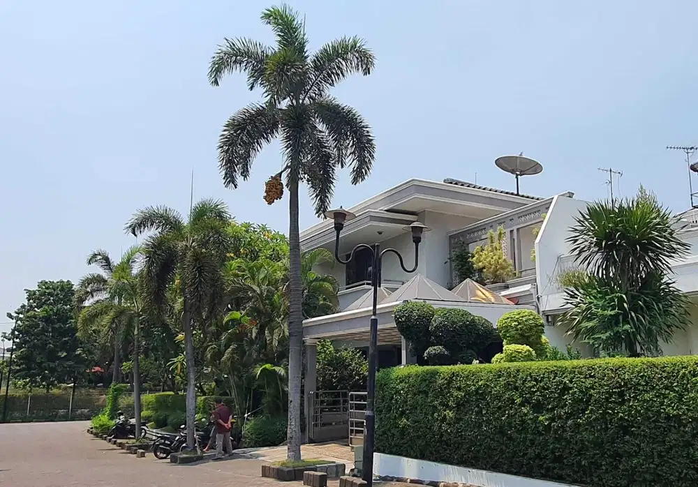 Luas 786 m2, Posisi Hook, Bukit Gading Villa, Rumah di Kelapa Gading,