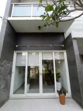 Dijual Rumah 4+1 Kamar di Mustika Residence Ciwaruga Dekat Kampus UPI
