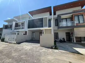 Rumah 2 Lantai Mewah di Sleman, Selangkah dari Sleman City Hall