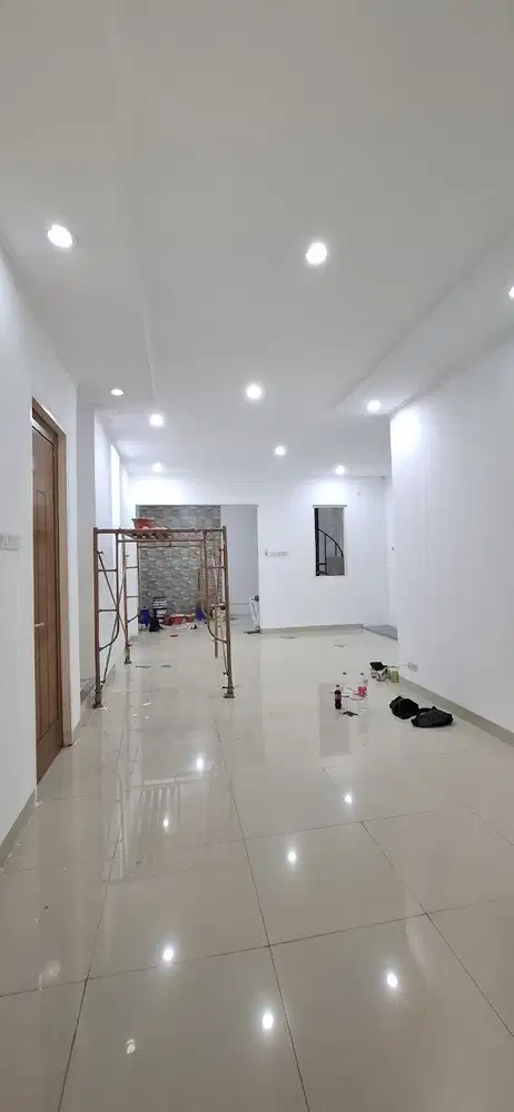Di Jual Rumah Kota Wisata  Selesai Renov
