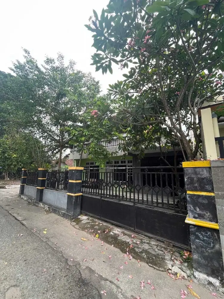 BUTUH UANG JUAL MURAH RUMAH DUA LANTAI DI WEDOMARTANI SLEMAN