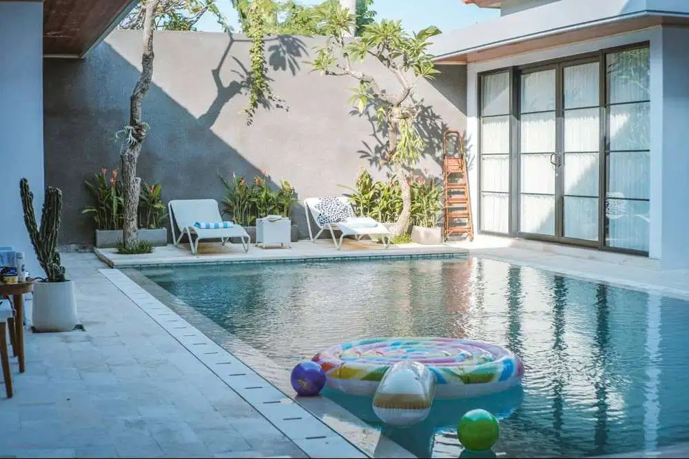 VILLA FOR SALE WALKING DISTANCE TO THE BEACH, AIRPORT & ALL AMENITIES