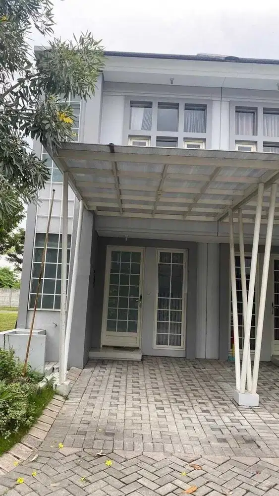 Rumah Full Furnished Siap Huni  Lokasi Grand Pakuwon Surabaya