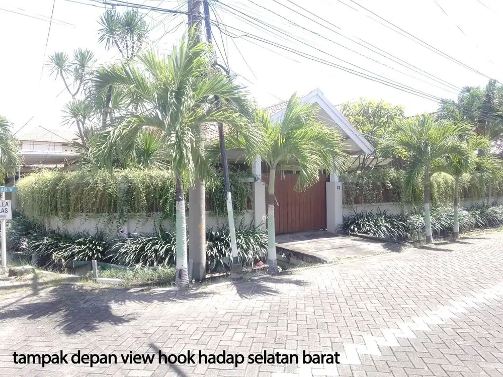 *Hitung Tanah, dibawah Pasaran* !! Rumah Hook Luas di Manyar