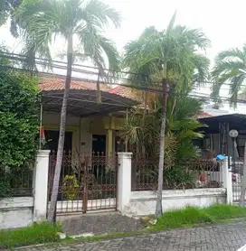 Rumah asri di Manyar Indah , Surabaya
