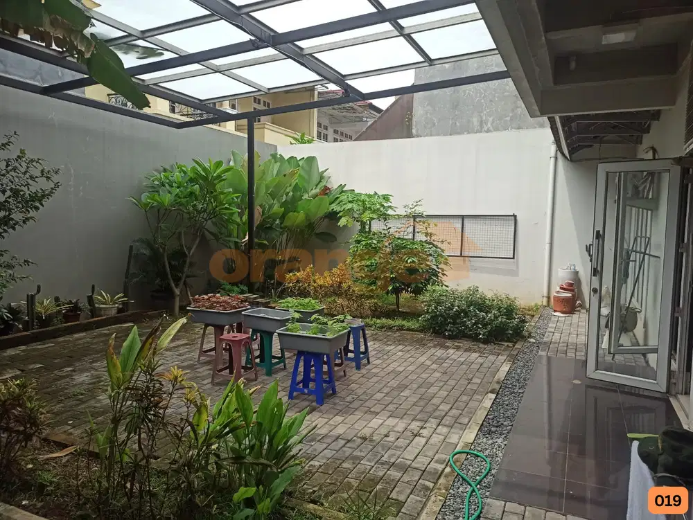 Di Jual Rumah Mewah 2 Lantai di Cluster Depan Kota Wisata