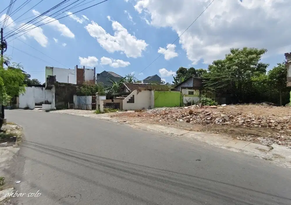 Tanah tengah kota solo