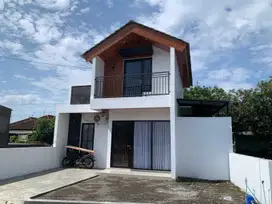 RUMAH KONSEP MEZZANINE LUAS DEKAT JL JOGJA-SOLO AKSES 6.5 METER