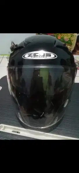Jual helm Merk  Zeus Double Visor,size (M) type 611 Black