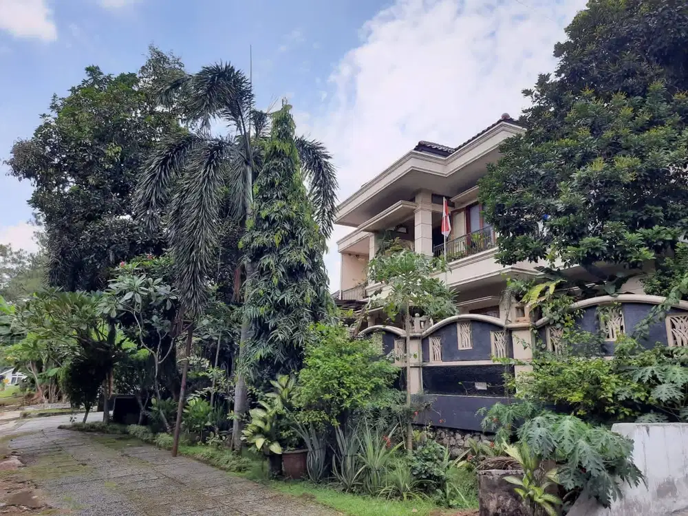 Dijual rumah second mewah 2 lantai semifurnished dilimo,Depok