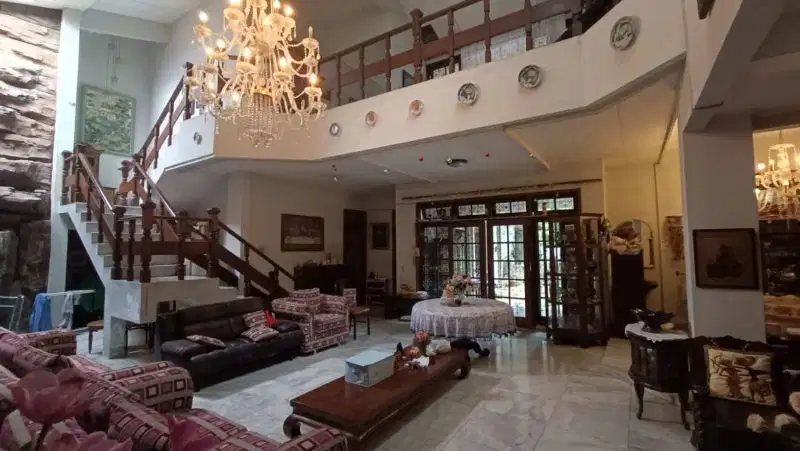 Rumah Besar Tepi jalan Utama Area Timoho Dekat Kampus UIN