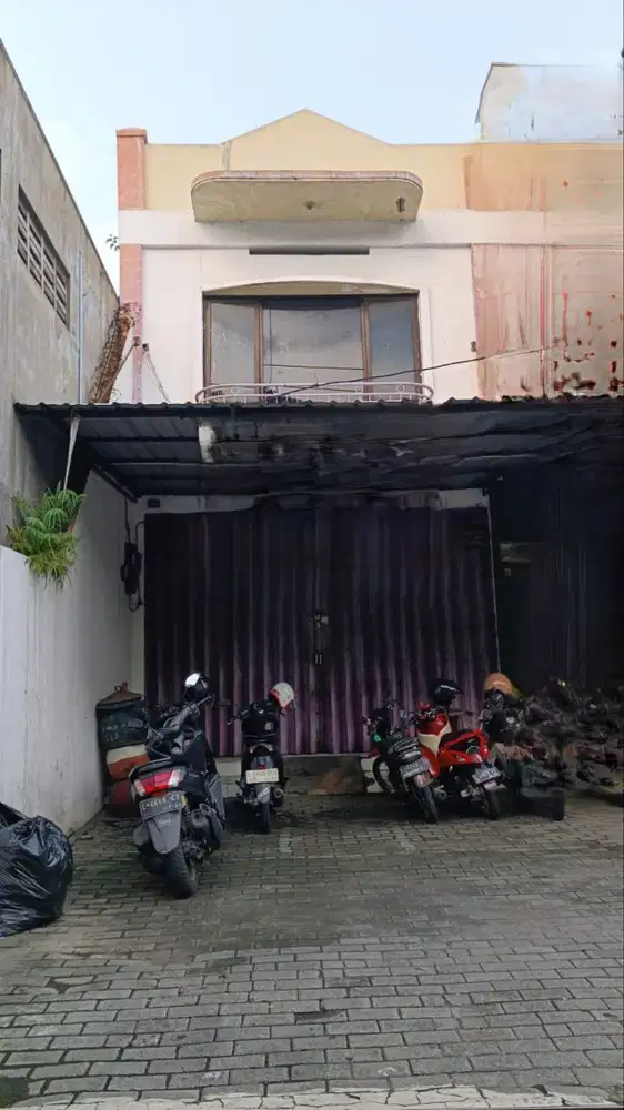 Ruko Nginden Nol Jalan Raya