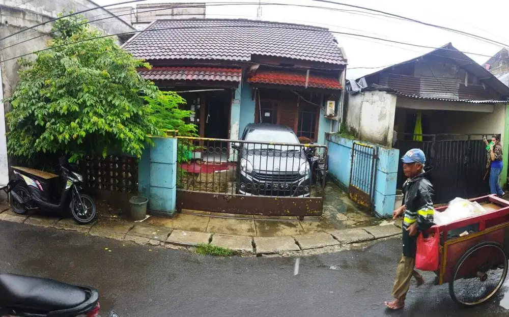 Rumah murah akses mobil di legoso ciputat