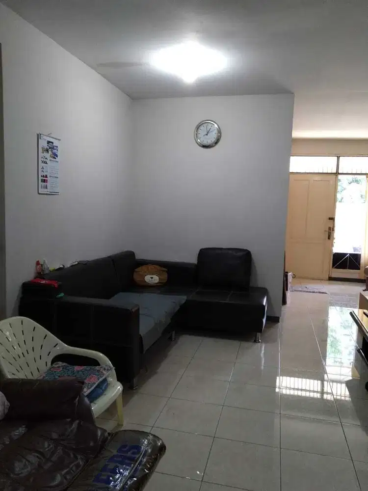 Rumah hitung tanah di Permata buana