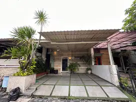 Rumah Cantik Full Renovasi Di Perum Taman Rivera, Rungkut, Surabaya.