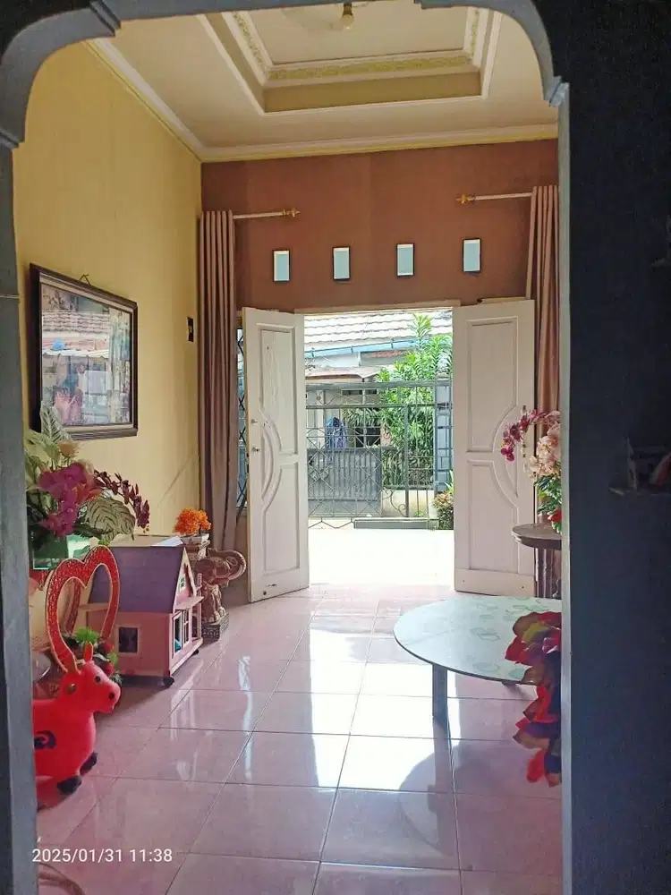 Rumah Murah Semi Furnish Terawat Bagus di Cipayung Depok Jawa Barat