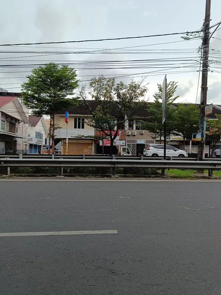 Ruko 2lt jl pengayoman Makassar