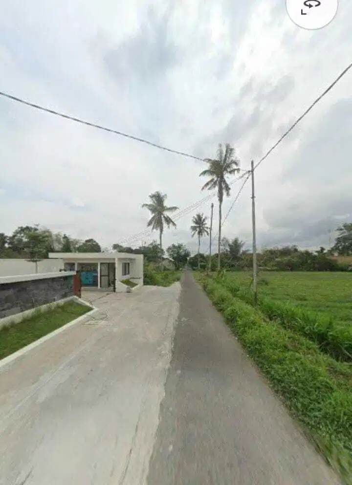 Villa Asri + Kolamrenang di jl. Kaliurang km 10 dekat UII & UGM