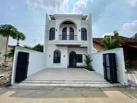 Hanya 1 Unit! Rumah Mewah Exclusive 2 Lantai di Pokoh Jl. Raya Tajem
