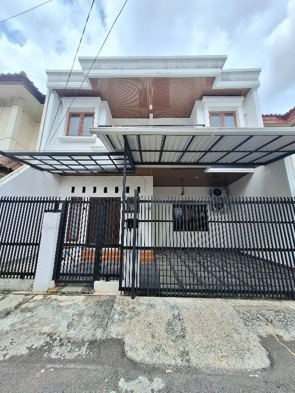 Dijual rumah baru renovasi di komplek Rawamangun Jakarta Timur