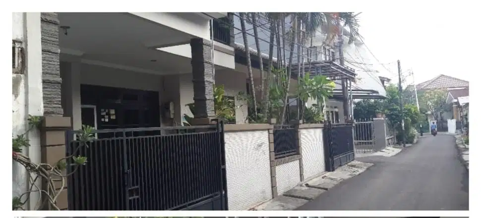 RUMAH 2 LANTAI DI KAYU PUTIH JAKARTA TIMUR