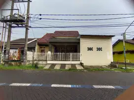 Dijual cepat rumah hook jarang ada termurah di perumahan REWWIN WARU