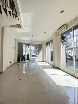 Sewa dan Jual Ruko Hoek di Grand Galaxy Bekasi siap huni tidak banjir