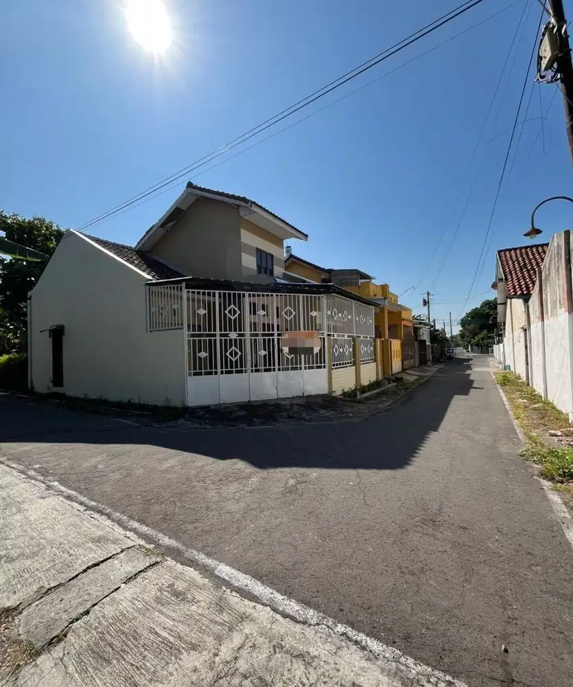 Rumah blulukan colomadu