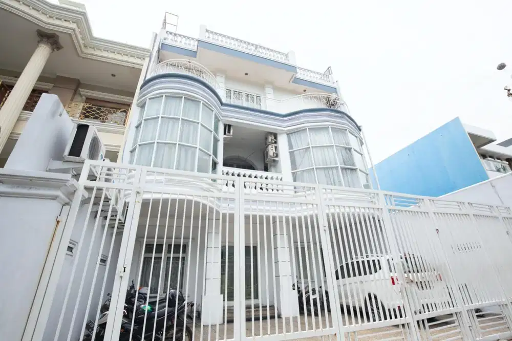 Rumah 4 Lantai di CITRA GARDEN 2 LT 200 m2