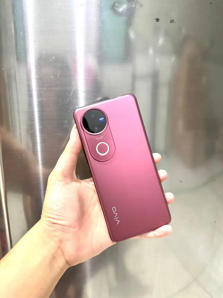Vivo V50 5G 12/256 Lengkap Mulus Garansi Masih Panjang