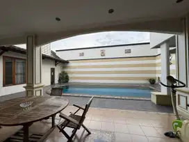 Rumah Mewah di Mampang, Jakarta Selatan - Semi Furnished
