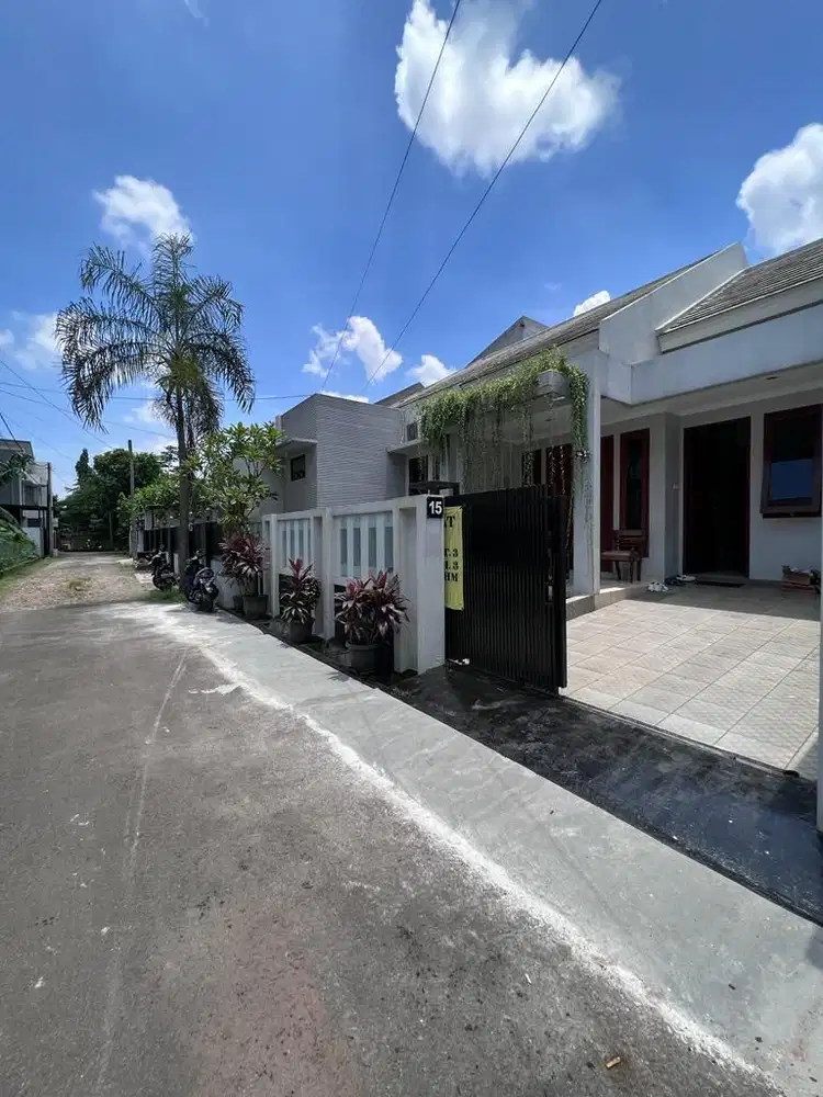 Dijual Rumah Cozy Minimalis SHM Bebas Banjir di Cirendeu