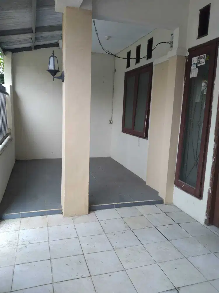 Disewakan Cepat Murah Rumah 1,5 Lantai Siap Huni SHM di Pondok Benda