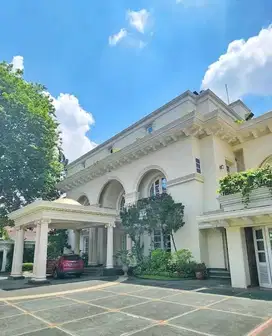 rumah di pondok indah, nyaman dan tenang halaman luas