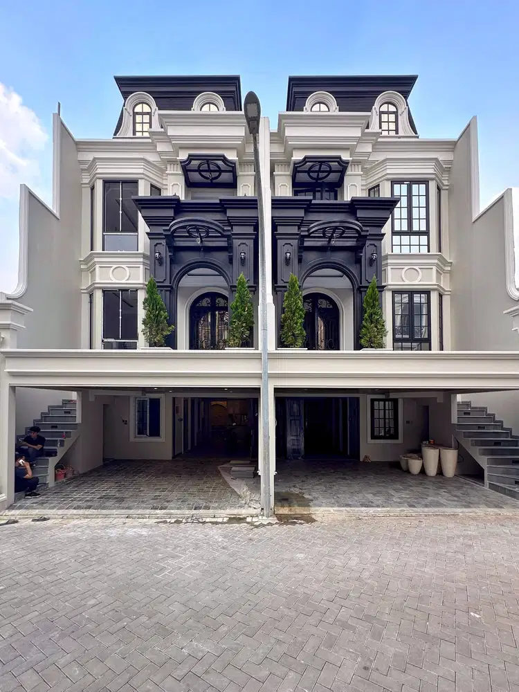 RUMAH BARU MEWAH DALAM TOWNHOUSE DEKAT RAGUNAN DI JAGAKARSA