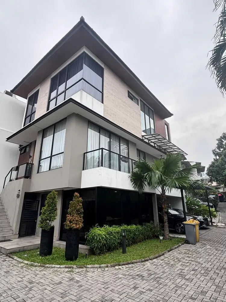 Townhouse cilandak timur ( jeruk purut) Hook dan kondisi bagus