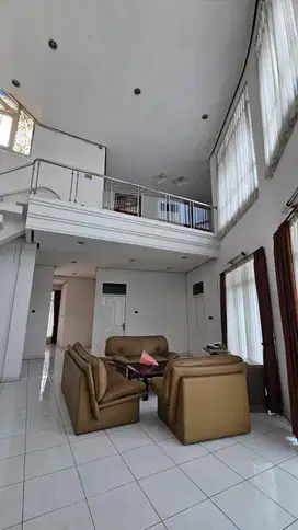 Disewakan rumah furnish di cipaganti Bandung siap huni