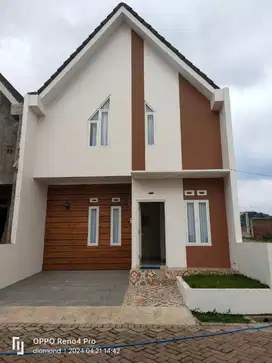 RUMAH VILLA  KARANGPLOSO DEKAT BATU
