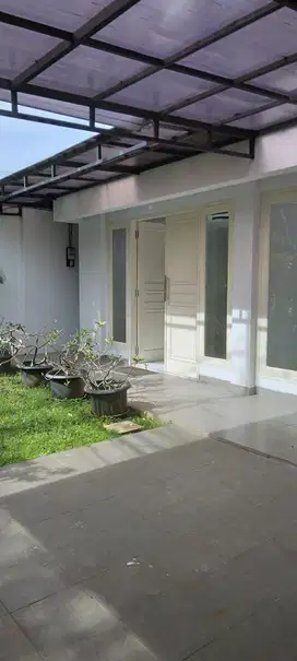 Disewakan Rumah di Menteng, siap huni dan bisa untuk Office