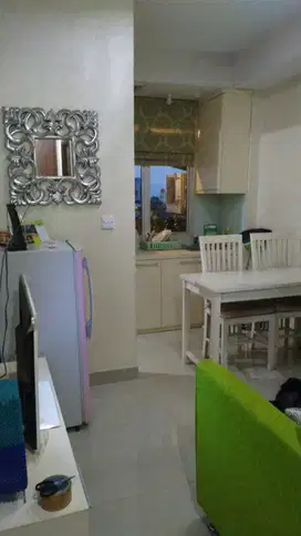 Apartemen Sudirman 2 BR cantik dijual cepat negotible