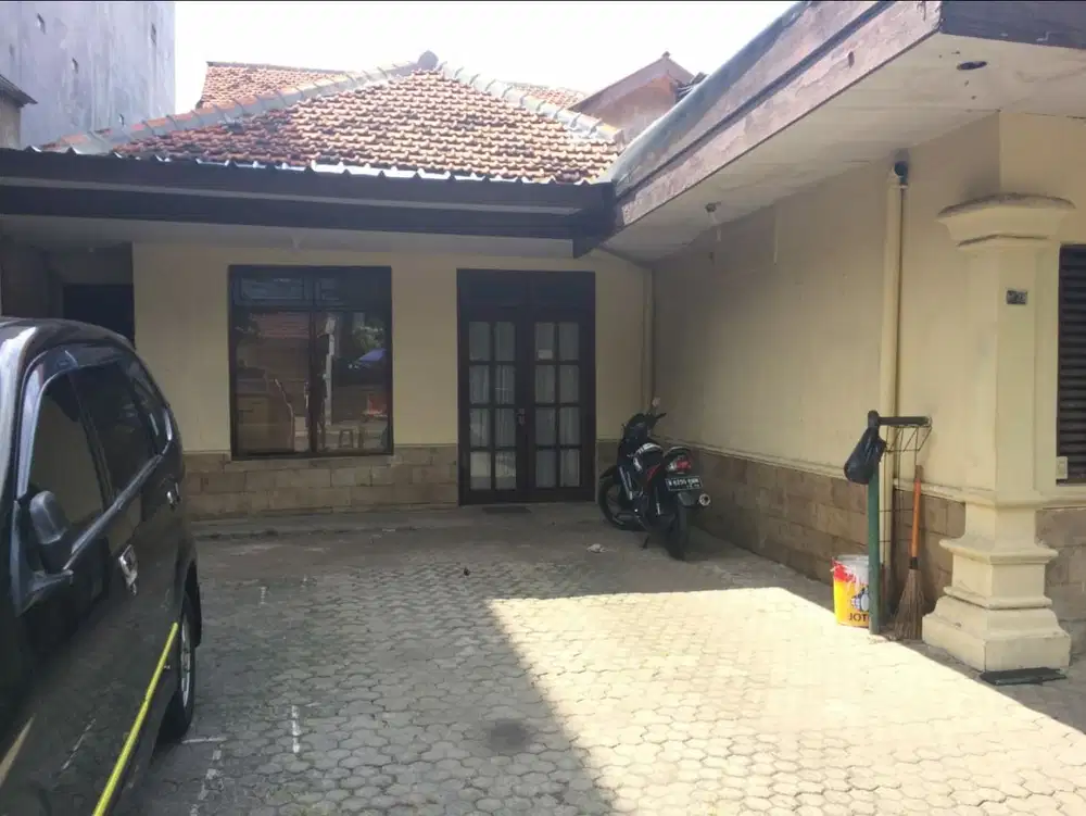 JUAL RUMAH TUA LOKASI STRATEGIS TANAH ABANG JAKARTA PUSAT