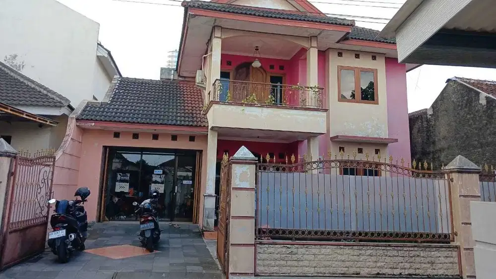 Rumah 2 Lantai Area jl. Hos Cokroaminoto Dekat SMA 1 Teladan,Malioboro