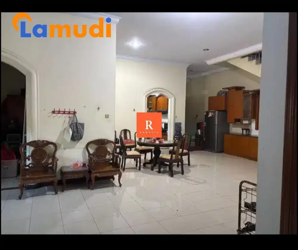 Dijual rumah 2 lantai 5 Kamar LT 290m² LB 200m²