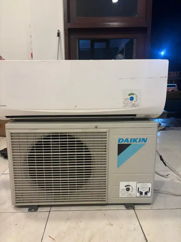 Jual ac daikin newlike