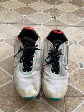 DI JUAL SEPATU NIKE