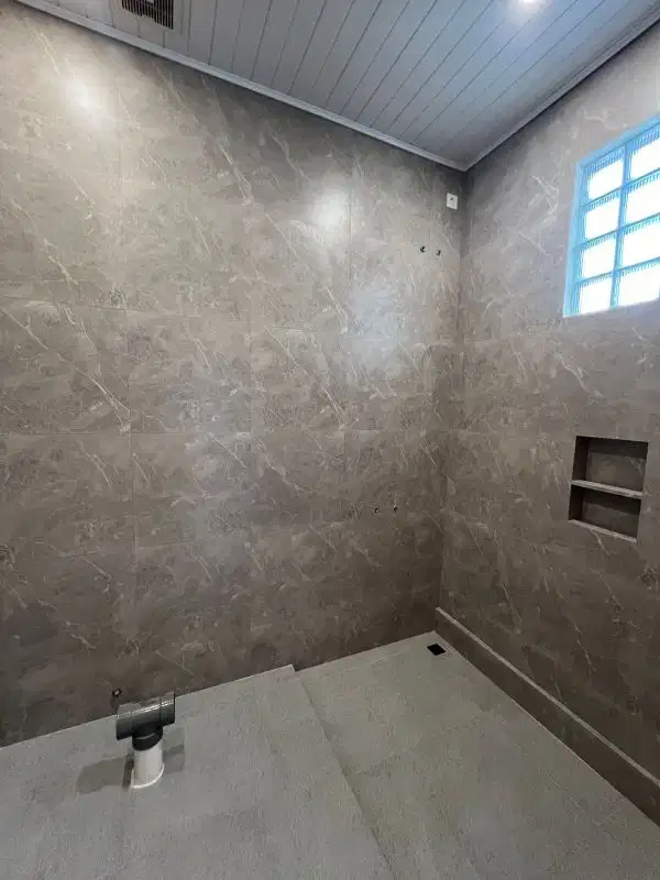 Rumah baru di daerah Kerobokan Kaja dekat ke Gatsu Barat dan dalung