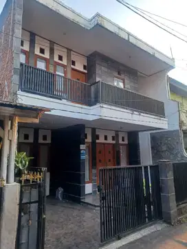 Rumah 2 Lantai Hanya 1 Menit Ke Griya Antapani