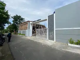 RUMAH MODERN FREE WATER HEATER DI JOGJA BARAT DEKAT JL PURBAYA