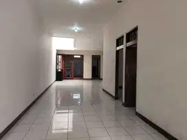 Disewakan rumah di kembar mas siap huni