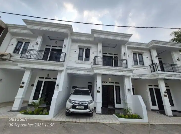 Rumah mewah harga ramah di Perumahan Maharaja Depok a